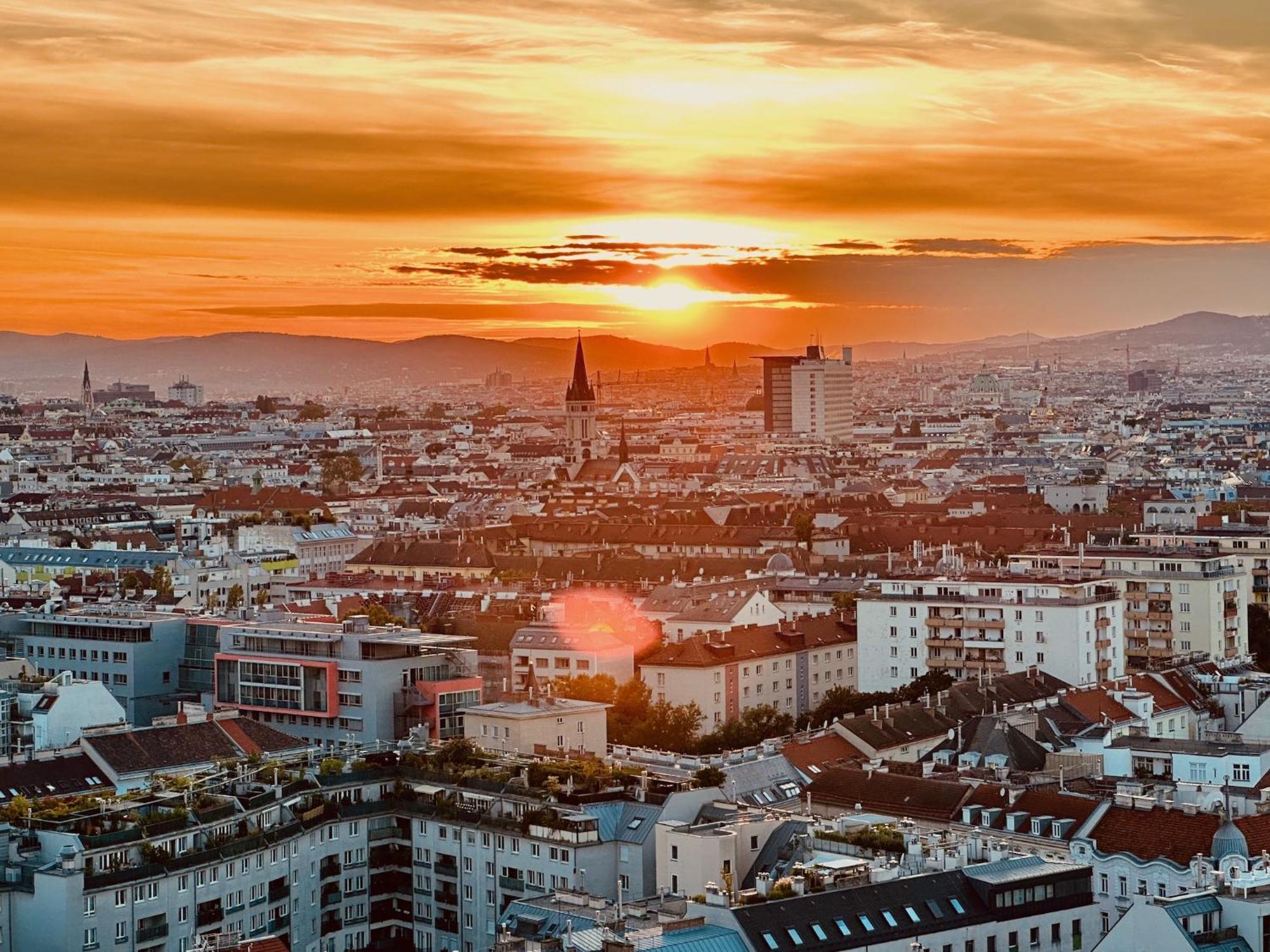 Triiiple Level 20 - Sonnenwohnen Apartment Mit Parkplatz Und Fantastischem Ausblick Відень Екстер'єр фото